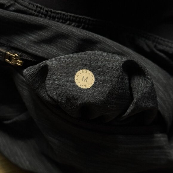 Lululemon Men's T.H.E. Short *9" Lined - Navy - Picture 5 of 8